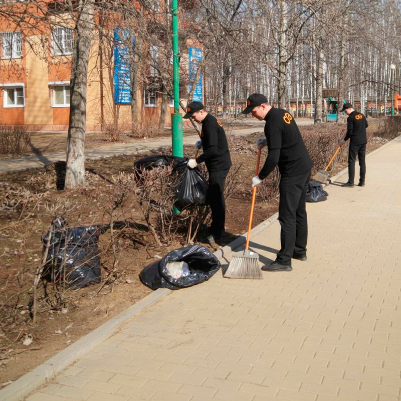 Уборка листьев в Кораблино